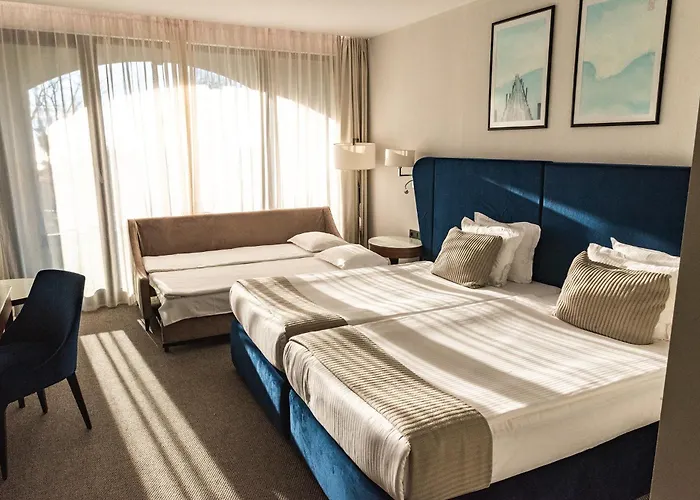 Astor Garden Hotel 5*