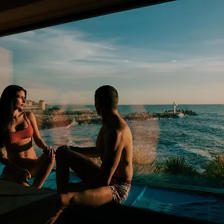 Astor Garden Hotel 5*