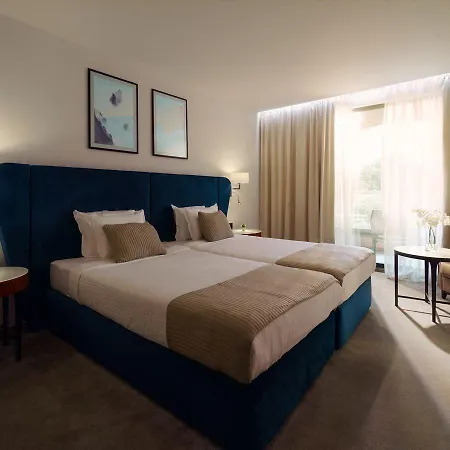 Astor Garden 5*