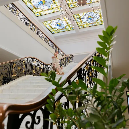 Astor Garden