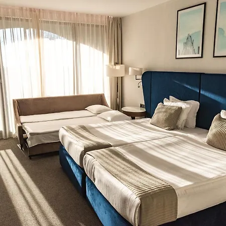 Astor Garden Hotel 5*