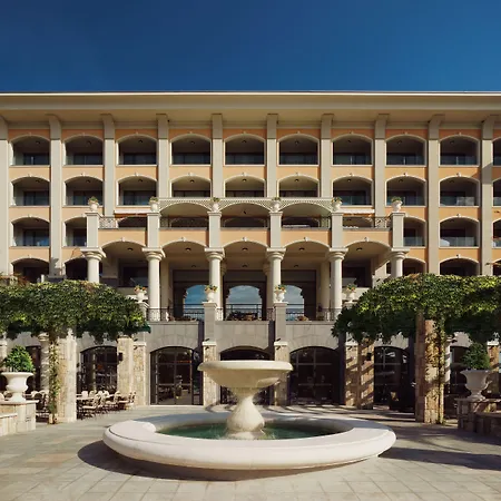 Astor Garden 5*