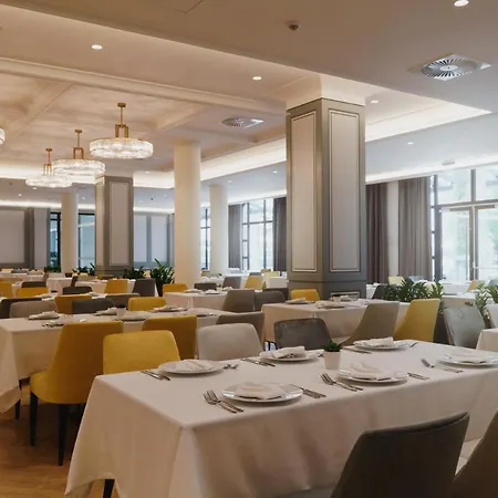Hotel Astor Garden